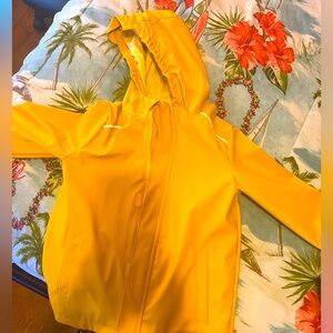Kids yellow Cat &Jack raincoat size 5T